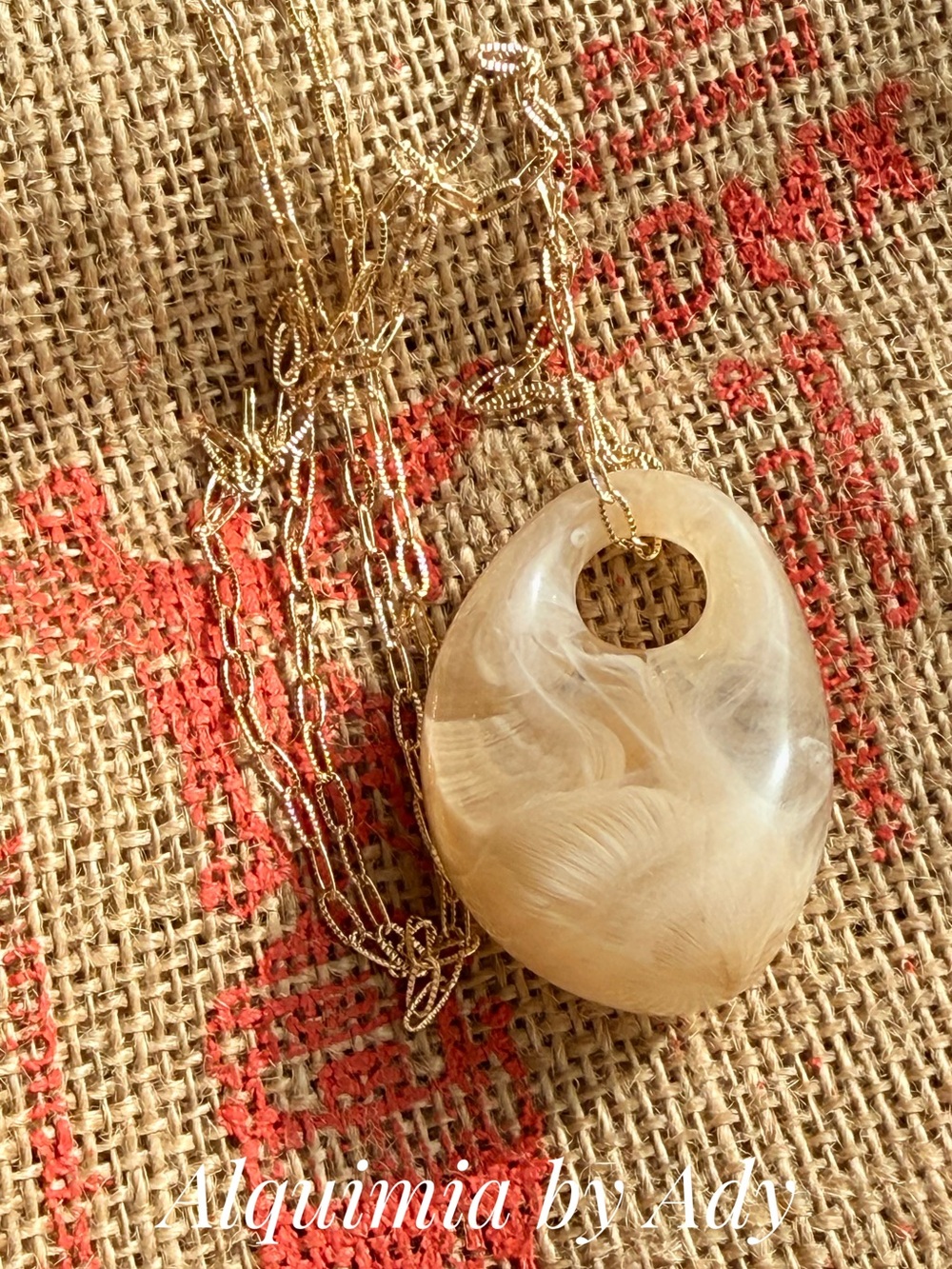 XL + Cream Swirl Pendant Necklace with Gold Chain
